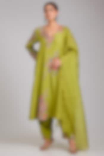 Lime Green Silk Zardosi Embroidered Kurta Set by Mrunalini Rao at Pernia's Pop Up Shop