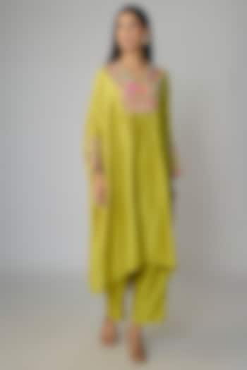 Lime Green Pure Silk Hand Embroidered Kurta Set by Mrunalini Rao at Pernia's Pop Up Shop