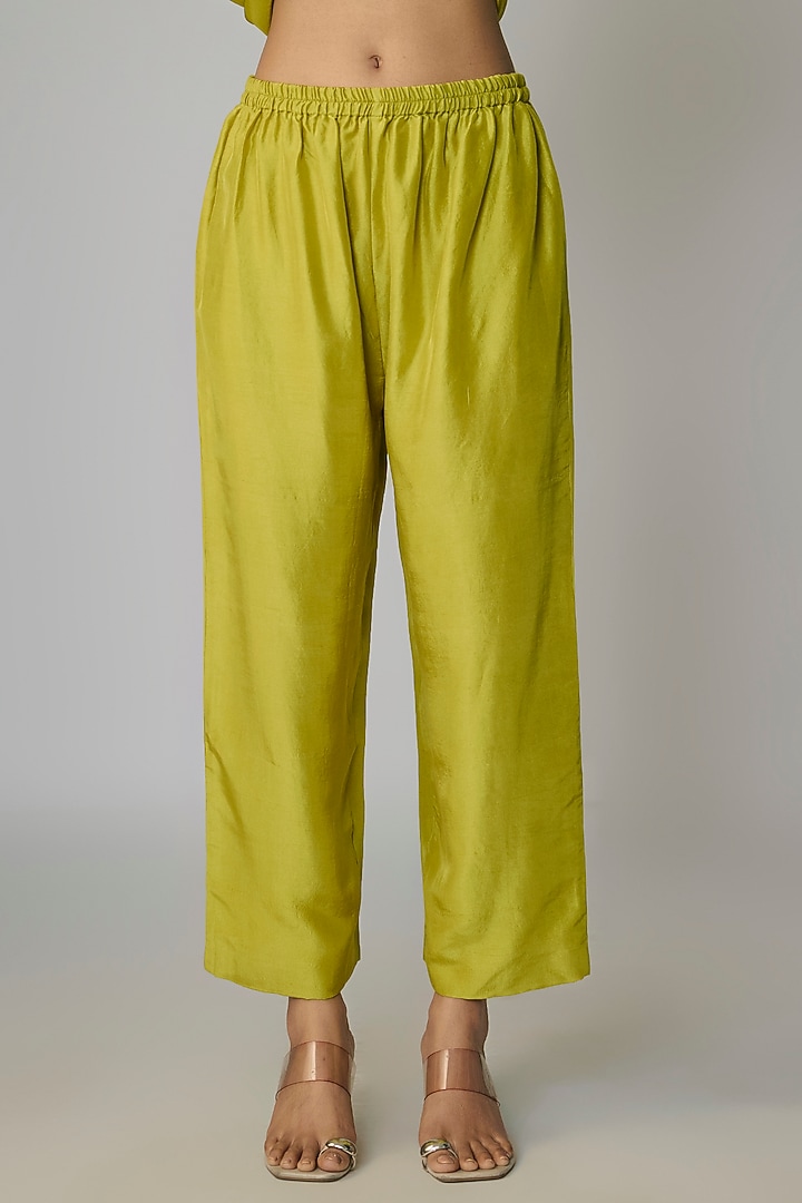 Lime Green Pure Silk Hand Embroidered Kurta Set by Mrunalini Rao at Pernia's Pop Up Shop