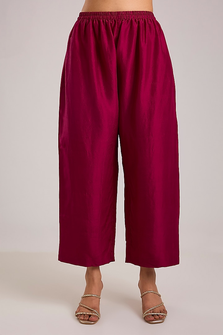 Maroon Silk Resham Embroidered Kaftan Set by Mrunalini Rao at Pernia's Pop Up Shop