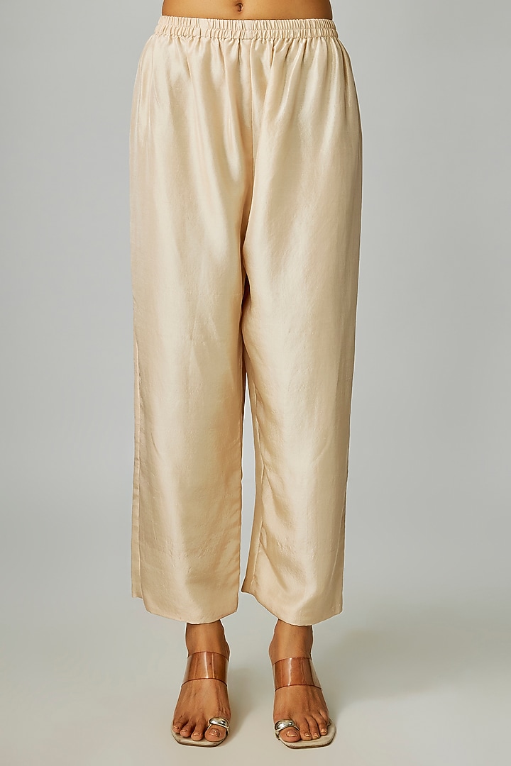 Ivory Silk Floral Hand Embroidered Kaftan Set by Mrunalini Rao at Pernia's Pop Up Shop