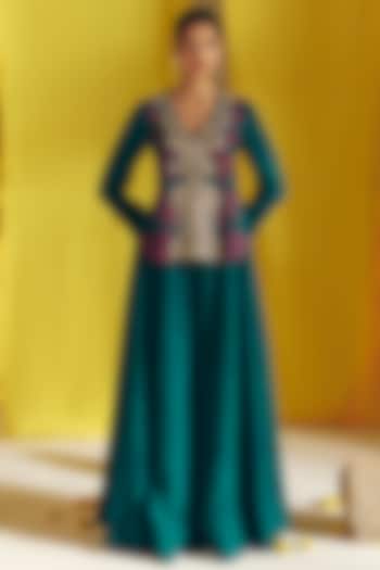 Deep Green Matka Silk Floral Jaal Embroidered Co-Ord Set by Mrunalini Rao at Pernia's Pop Up Shop