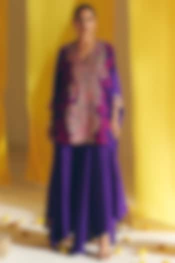 Purple Silk Floral Jaal Embroidered Short Kurta Set by Mrunalini Rao at Pernia's Pop Up Shop