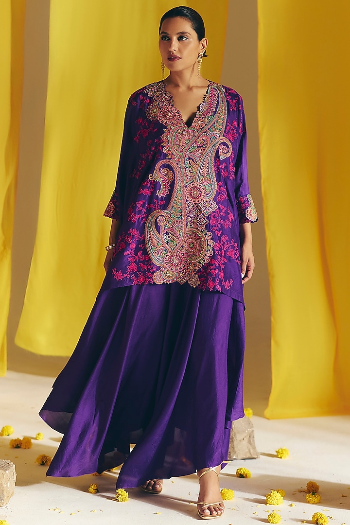 Purple Silk Floral Jaal Embroidered Short Kurta Set by Mrunalini Rao at Pernia's Pop Up Shop