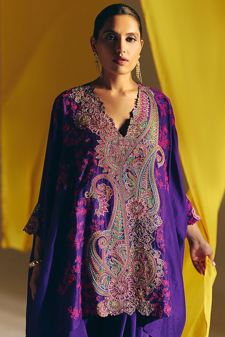 Purple Silk Floral Jaal Embroidered Short Kurta Set by Mrunalini Rao at Pernia's Pop Up Shop