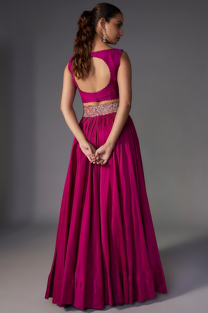 Magenta Pink Organza Zardosi Embroidered Cape Set by Mrunalini Rao at Pernia's Pop Up Shop