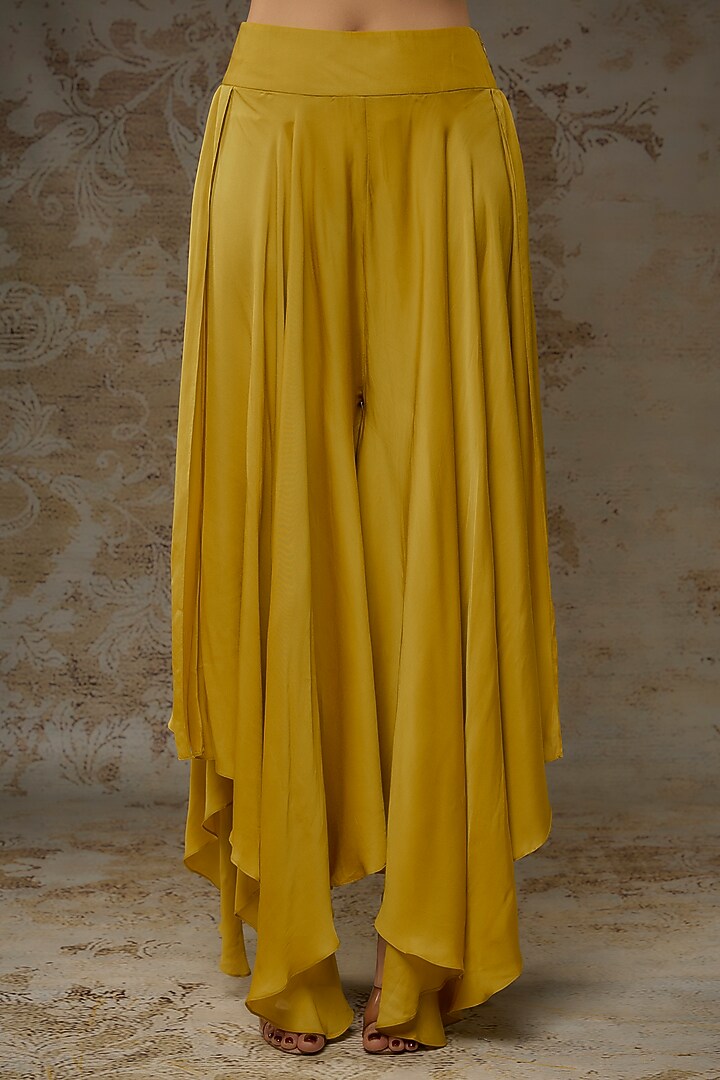 Mustard Pure Silk Resham & Pearl Embroidered One-Shoulder Kaftan Set by Mrunalini Rao at Pernia's Pop Up Shop