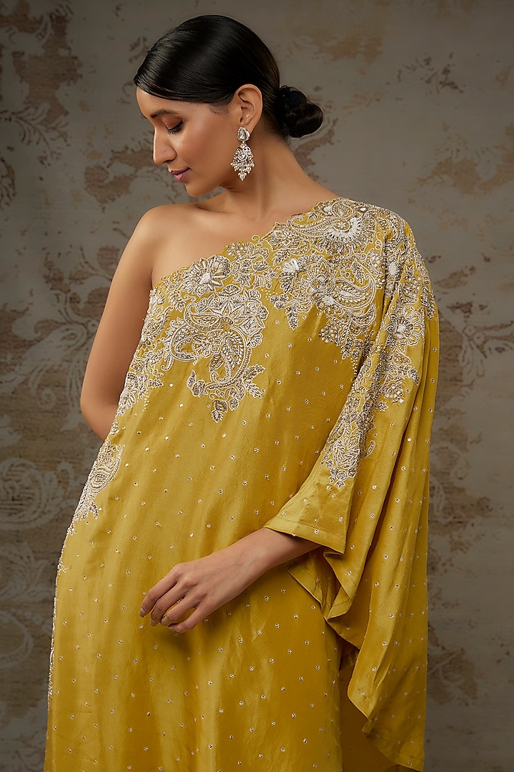 Mustard Pure Silk Resham & Pearl Embroidered One-Shoulder Kaftan Set by Mrunalini Rao at Pernia's Pop Up Shop