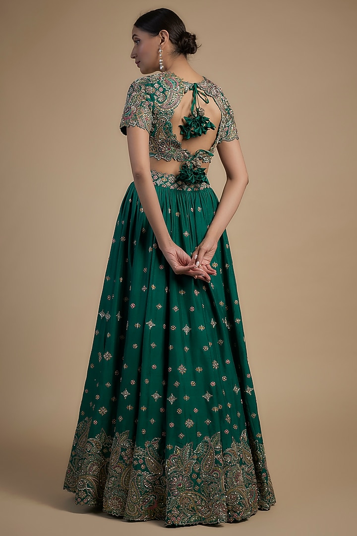Rama Green Pure Silk Resham & Zardosi Embroidered Bridal Lehenga Set by Mrunalini Rao at Pernia's Pop Up Shop