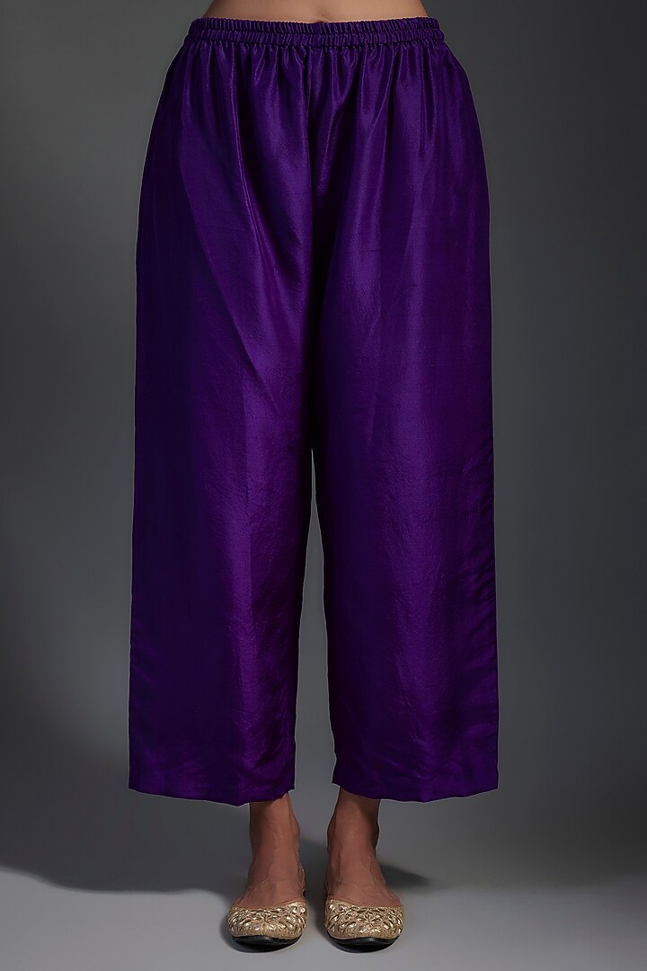 Purple Pure Silk Pearl Hand Embroidered Kurta Set by Mrunalini Rao at Pernia's Pop Up Shop