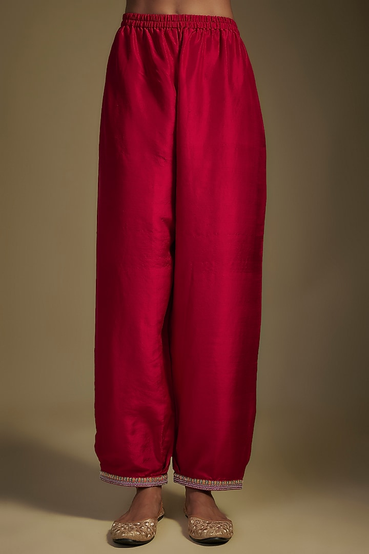 Red Pure Silk Zardosi Hand Embroidered Straight Kurta Set by Mrunalini Rao at Pernia's Pop Up Shop
