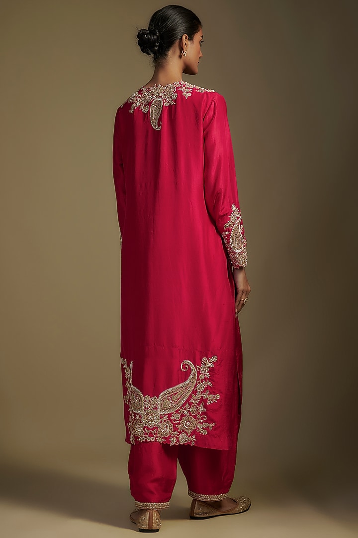 Red Pure Silk Zardosi Hand Embroidered Straight Kurta Set by Mrunalini Rao at Pernia's Pop Up Shop