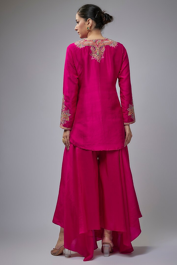 Pink Pure Silk Hand Embroidered Kurta Set by Mrunalini Rao at Pernia's Pop Up Shop