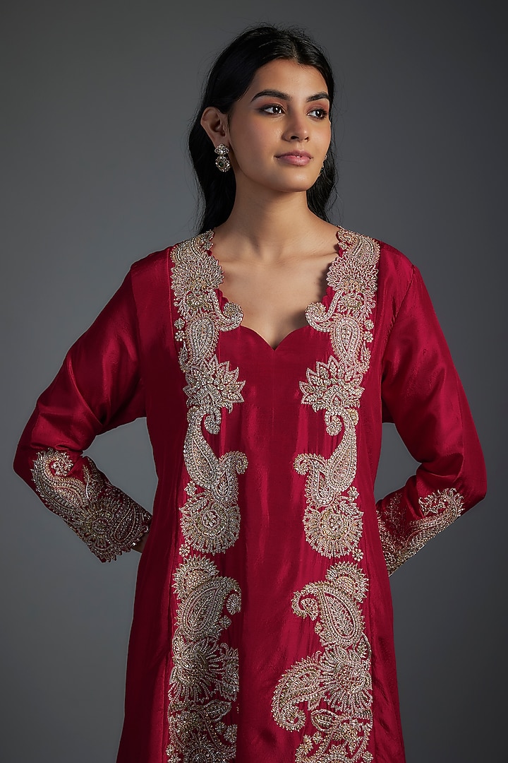 Red Silk Floral Hand Embroidered Panelled A-Line Kurta Set by Mrunalini Rao at Pernia's Pop Up Shop
