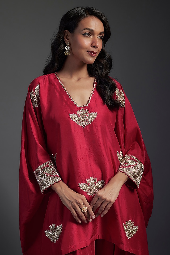 Red Pure Silk Zardosi Hand Embroidered Short Kurta Set by Mrunalini Rao at Pernia's Pop Up Shop