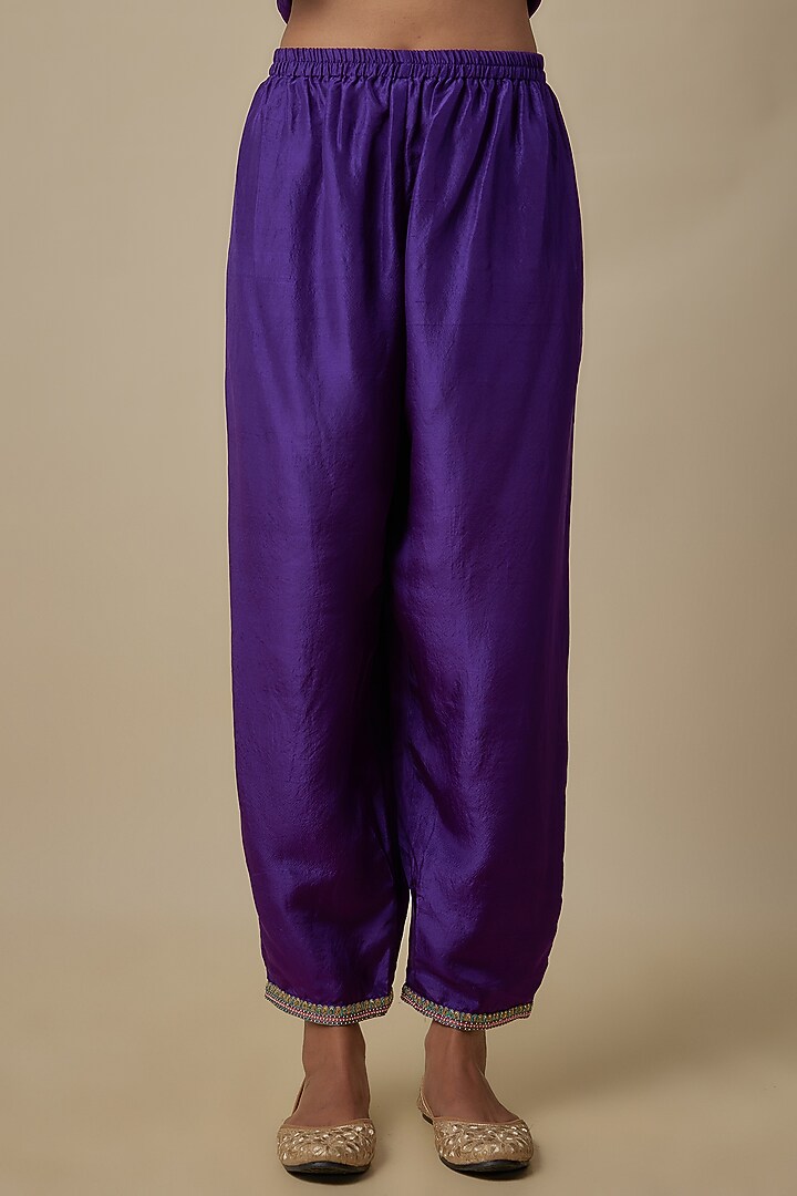 Purple Pure Silk Hand Embroidered Kurta Set by Mrunalini Rao at Pernia's Pop Up Shop