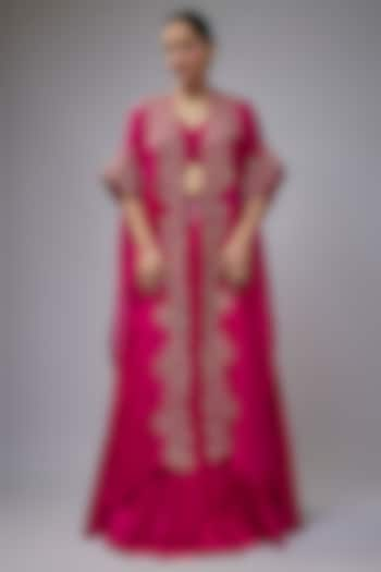 Hot Pink Cape Organza Cape Set by Mrunalini Rao at Pernia's Pop Up Shop