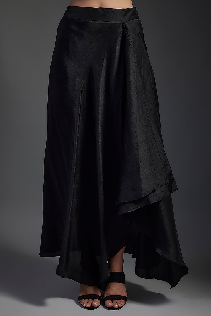 Black Pure Silk Resham & Zardosi Hand Embroidered Cape Set by Mrunalini Rao at Pernia's Pop Up Shop