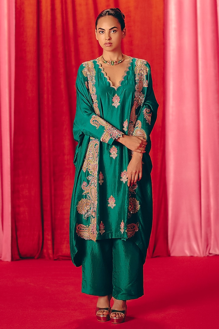 Rama Green Pure Silk Zardosi Hand Embroidered Kurta Set by Mrunalini Rao at Pernia's Pop Up Shop