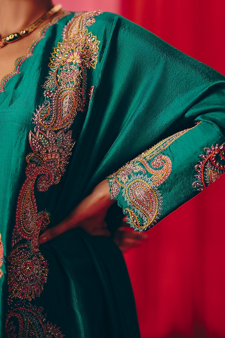 Rama Green Pure Silk Zardosi Hand Embroidered Kurta Set by Mrunalini Rao at Pernia's Pop Up Shop