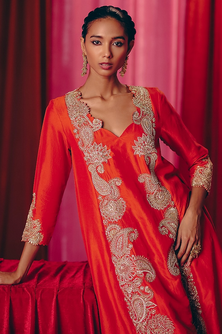 Orange Pure Silk Resham & Zardosi Hand Embroidered Kurta Set by Mrunalini Rao at Pernia's Pop Up Shop