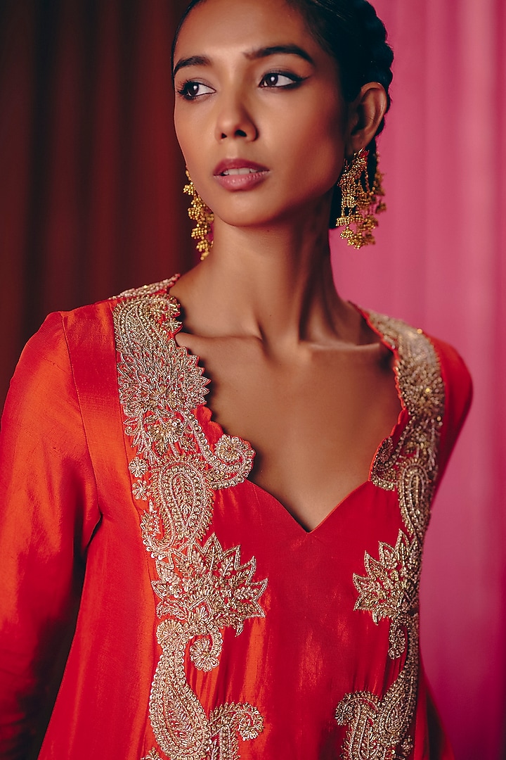 Orange Pure Silk Resham & Zardosi Hand Embroidered Kurta Set by Mrunalini Rao at Pernia's Pop Up Shop
