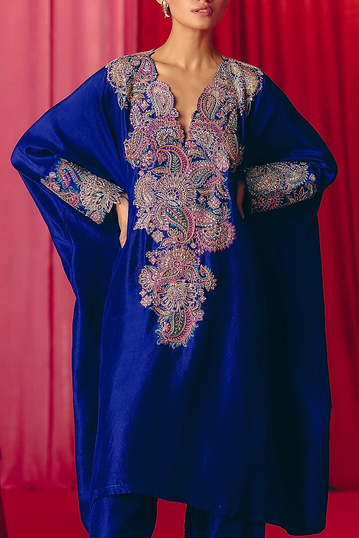 Royal Blue Pure Silk Resham & Zardosi Hand Embroidered Kurta Set by Mrunalini Rao at Pernia's Pop Up Shop