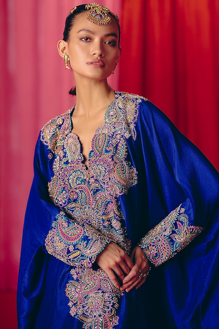 Royal Blue Pure Silk Resham & Zardosi Hand Embroidered Kurta Set by Mrunalini Rao at Pernia's Pop Up Shop