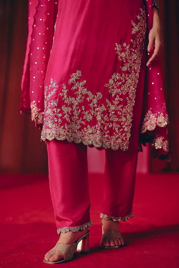 Fuchsia Pink Pure Silk Resham Hand Embroidered Straight Kurta Set by Mrunalini Rao at Pernia's Pop Up Shop