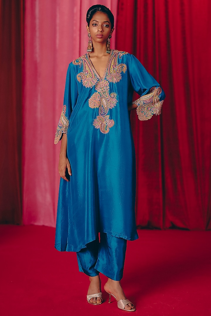 Blue Pure Silk Resham & Zardosi Embroidered Kurta Set by Mrunalini Rao at Pernia's Pop Up Shop