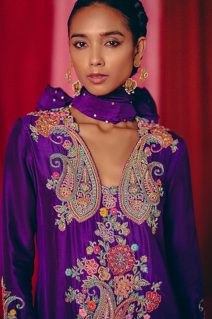 Purple Pure Silk Resham & Zardosi Hand Embroidered Straight Kurta Set by Mrunalini Rao at Pernia's Pop Up Shop
