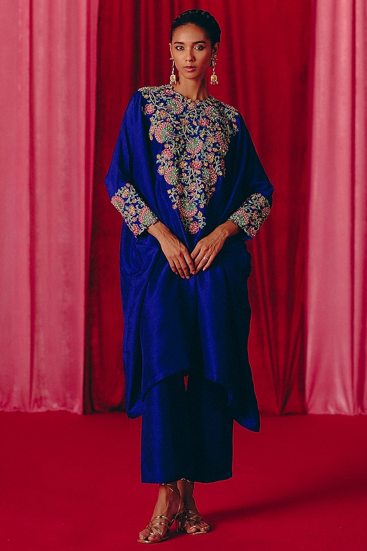 Royal Blue Pure Silk Resham & Zardosi Hand Embroidered Kurta Set by Mrunalini Rao at Pernia's Pop Up Shop