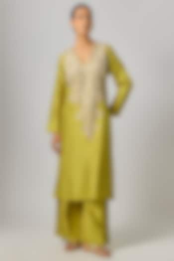 Lime Green Silk Hand Embroidered Kurta Set by Mrunalini Rao at Pernia's Pop Up Shop