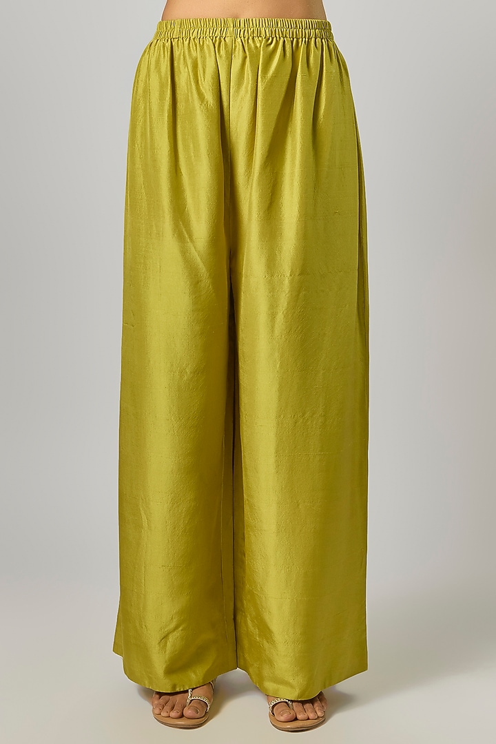 Lime Green Silk Hand Embroidered Kurta Set by Mrunalini Rao at Pernia's Pop Up Shop