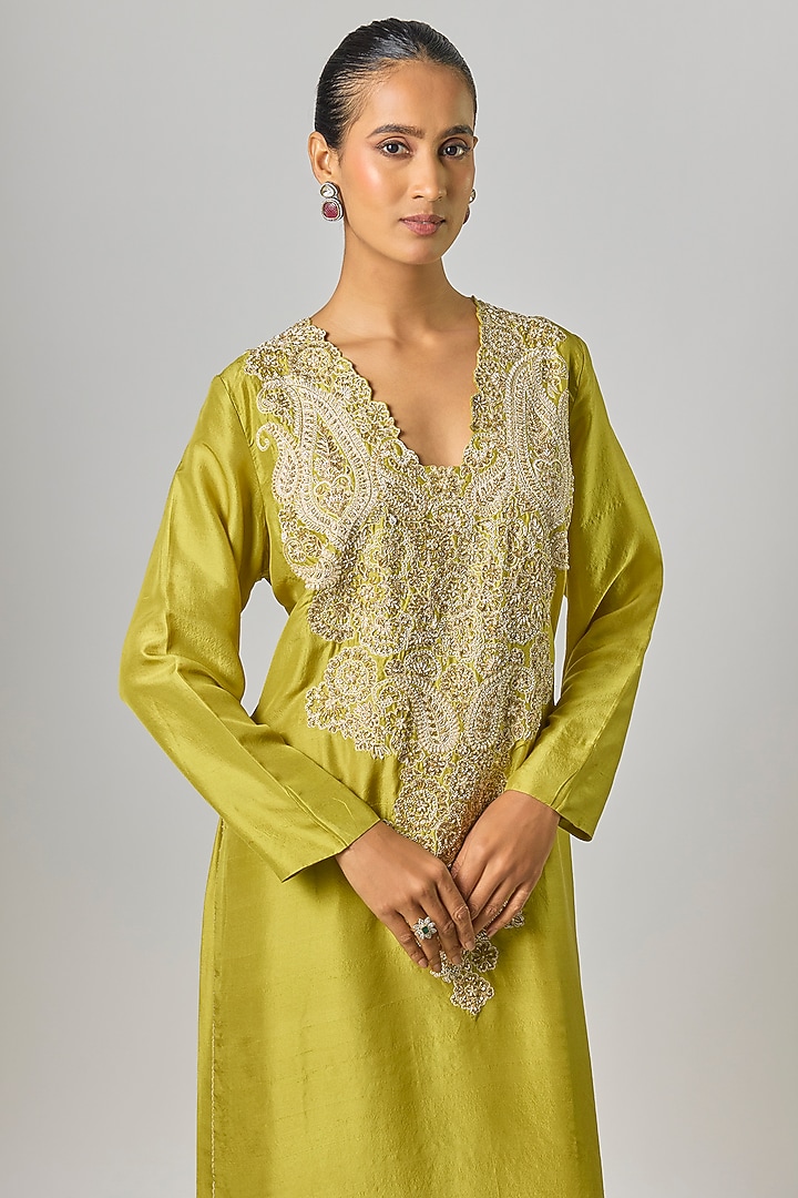 Lime Green Silk Hand Embroidered Kurta Set by Mrunalini Rao at Pernia's Pop Up Shop