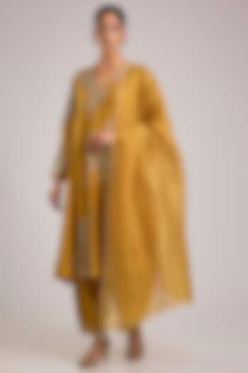 Mustard Silk Hand Embroidered Kurta Set by Mrunalini Rao at Pernia's Pop Up Shop