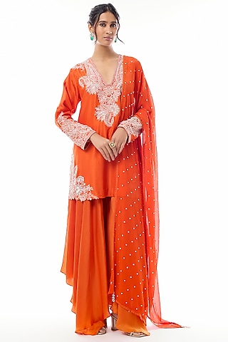Orange Silk Resham & Zardosi Hand Embroidered Kurta Set by Mrunalini Rao