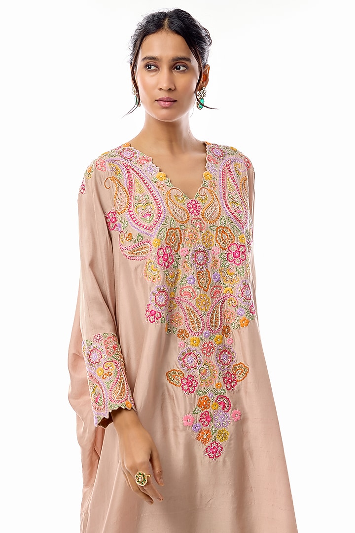 Beige Silk Resham & Zardosi Embroidered Kurta Set by Mrunalini Rao at Pernia's Pop Up Shop