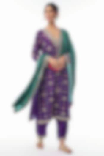 Purple Pure Silk Resham & Zardosi Embroidered Kurta Set by Mrunalini Rao at Pernia's Pop Up Shop