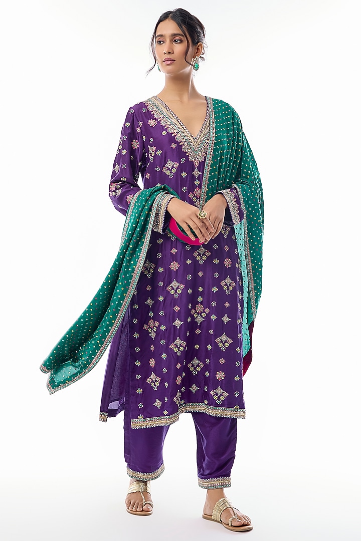 Purple Pure Silk Resham & Zardosi Embroidered Kurta Set by Mrunalini Rao at Pernia's Pop Up Shop