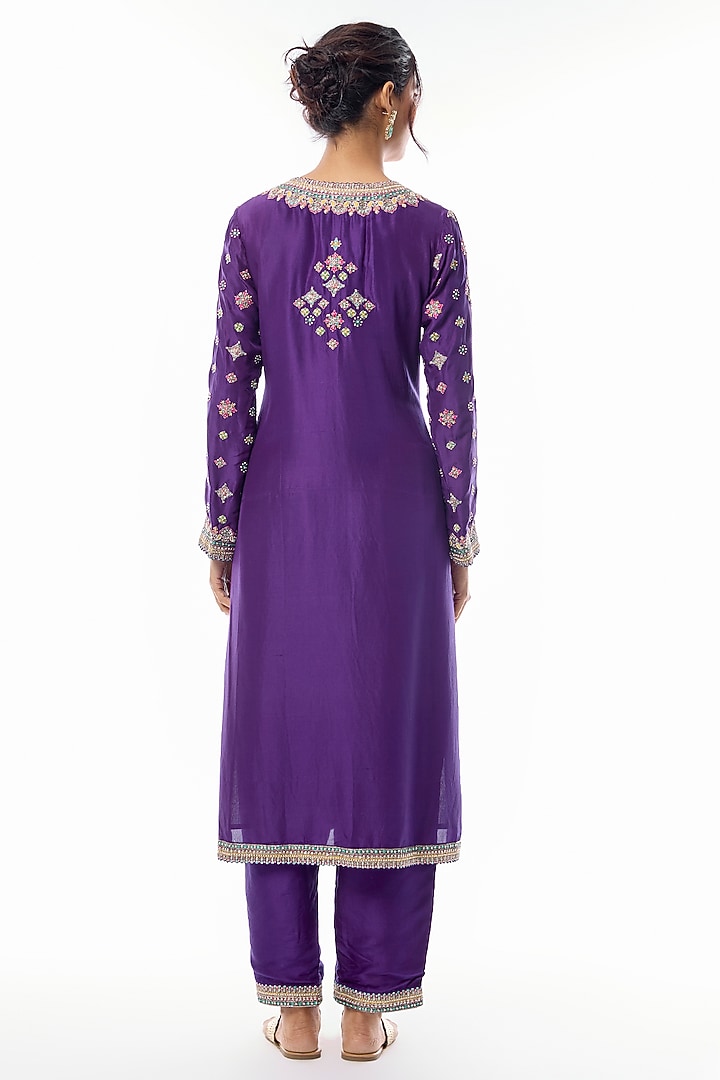 Purple Pure Silk Resham & Zardosi Embroidered Kurta Set by Mrunalini Rao at Pernia's Pop Up Shop