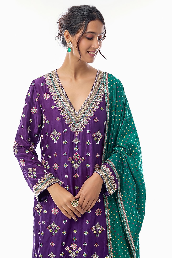 Purple Pure Silk Resham & Zardosi Embroidered Kurta Set by Mrunalini Rao at Pernia's Pop Up Shop