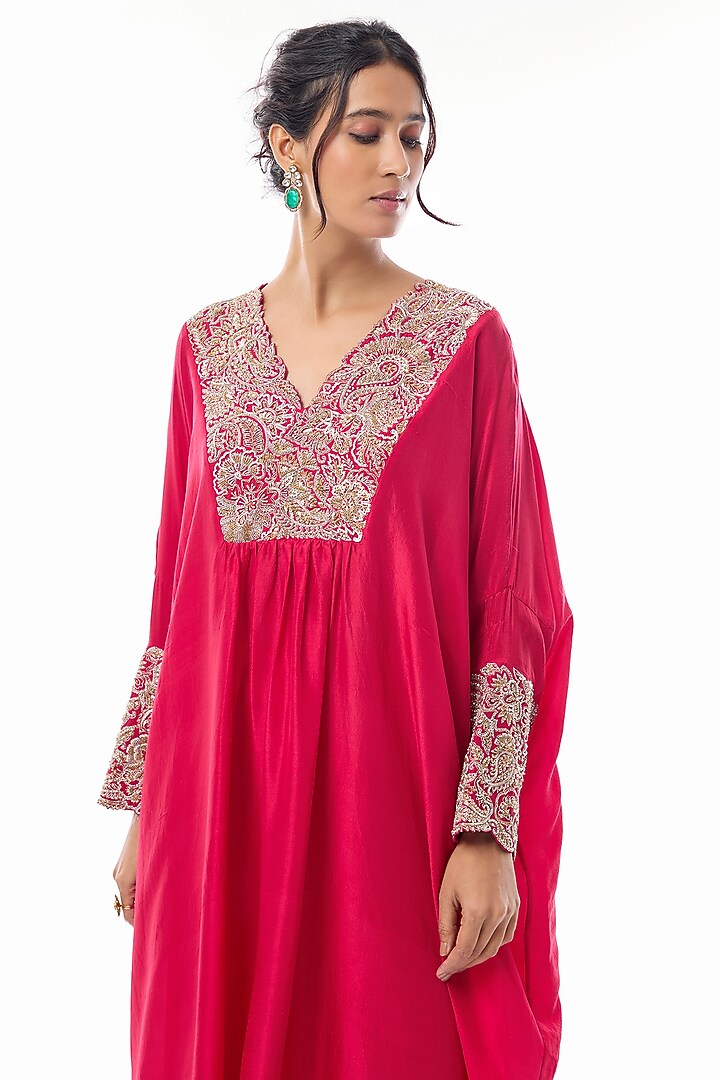 Red Pure Silk Zardosi Hand Embroidered Kurta Set by Mrunalini Rao at Pernia's Pop Up Shop