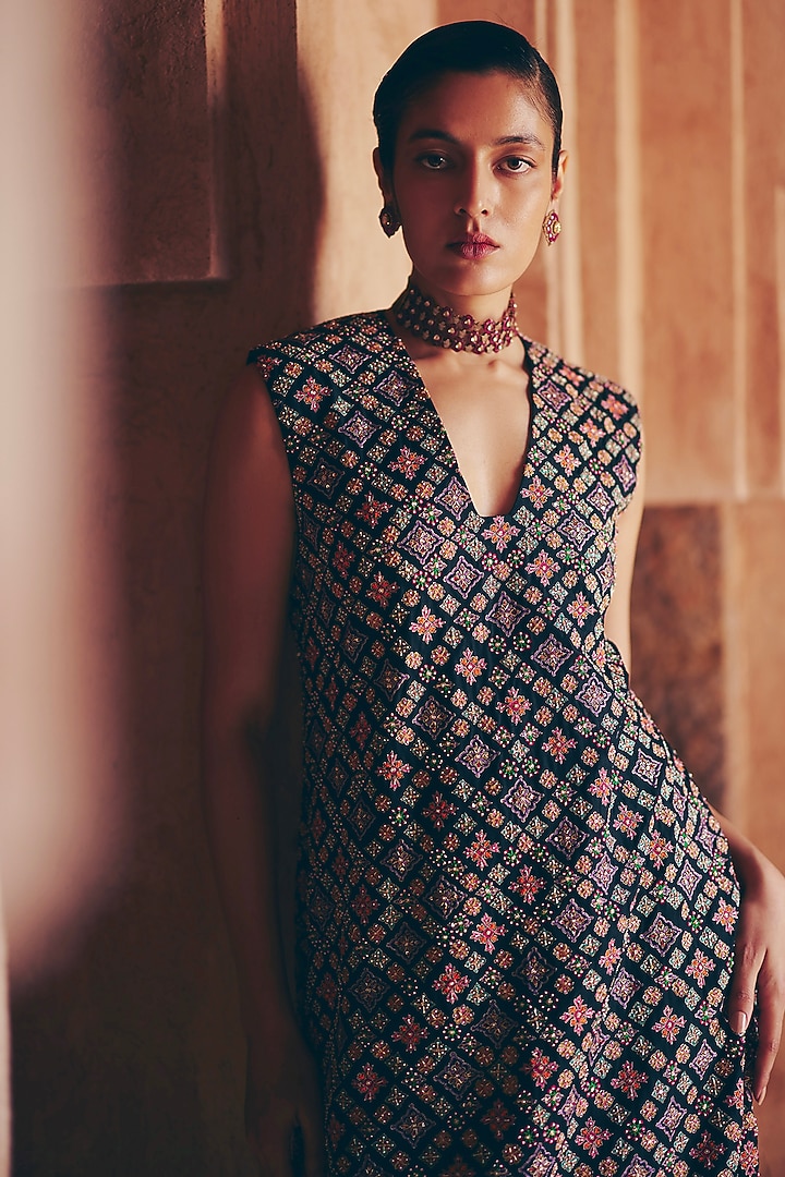 Black Silk Resham & Zardosi Embroidered Straight Party Wear Dress by Mrunalini Rao at Pernia's Pop Up Shop