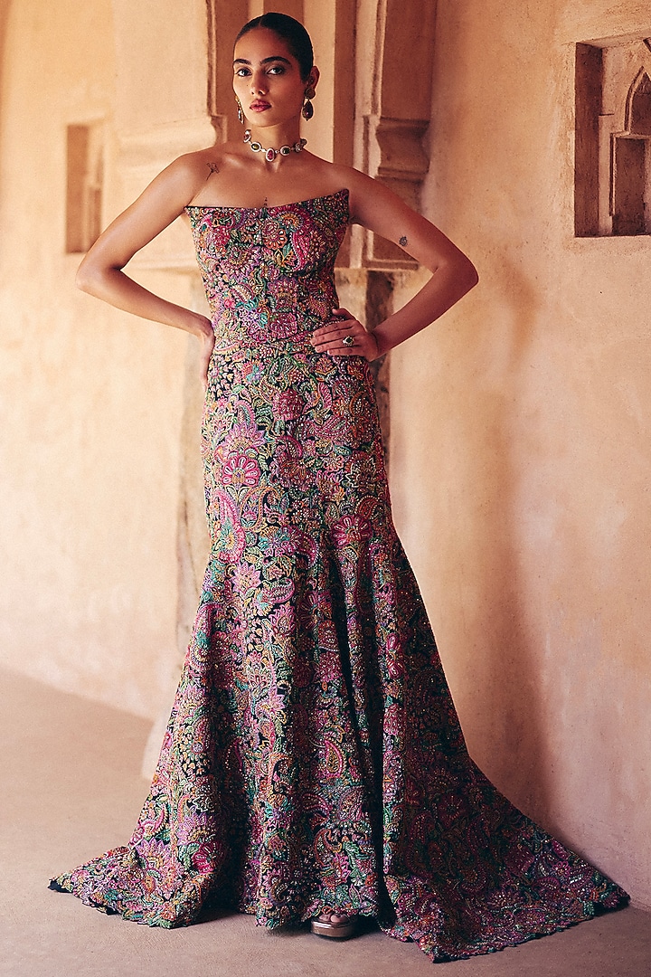 Black Silk Zardosi Hand Embroidered Fish-Cut Skirt Set by Mrunalini Rao at Pernia's Pop Up Shop