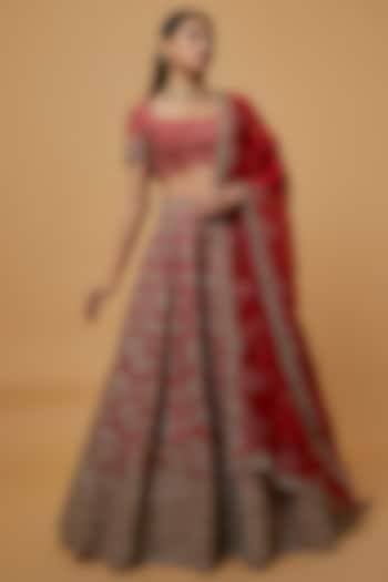 Red Embroidered Bridal Lehenga Set by Mrunalini Rao at Pernia's Pop Up Shop