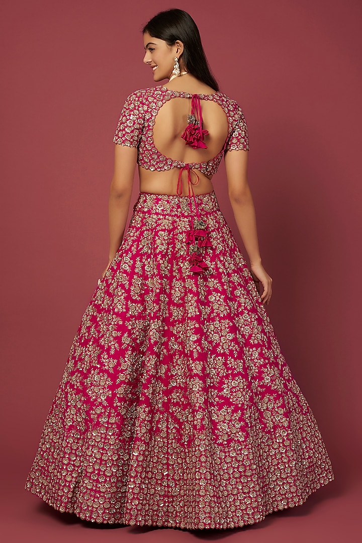 Red Embroidered Bridal Lehenga Set by Mrunalini Rao at Pernia's Pop Up Shop