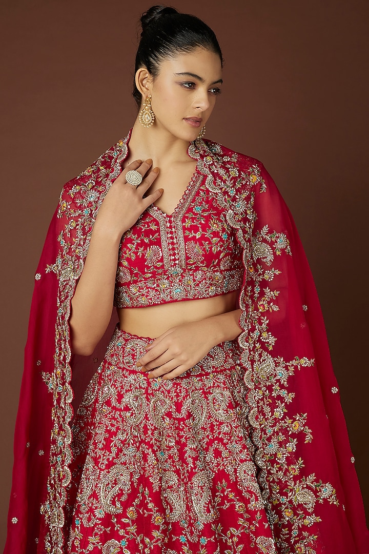 Red Embroidered Bridal Lehenga Set by Mrunalini Rao at Pernia's Pop Up Shop