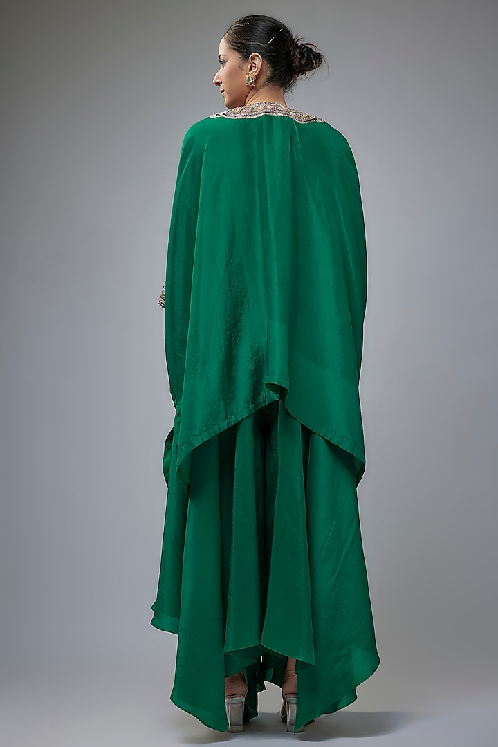 Rama Green Pure Silk Resham Hand Embroidered Short Kurta Set by Mrunalini Rao at Pernia's Pop Up Shop