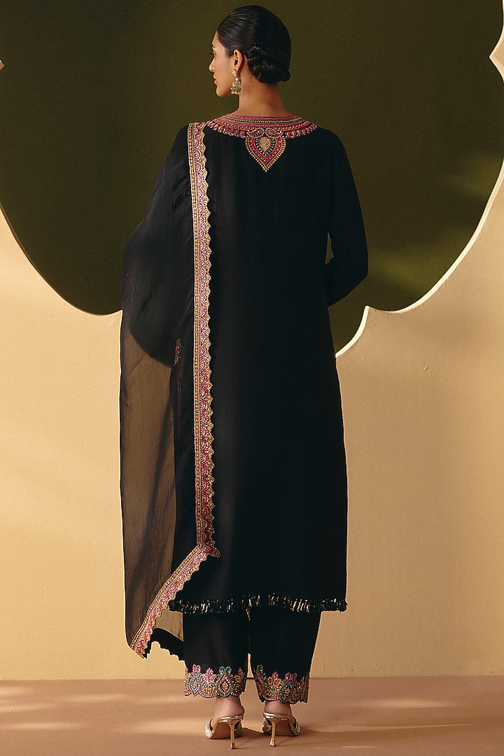 Black Silk Resham Embroidered Straight Kurta Set by Mrunalini Rao at Pernia's Pop Up Shop